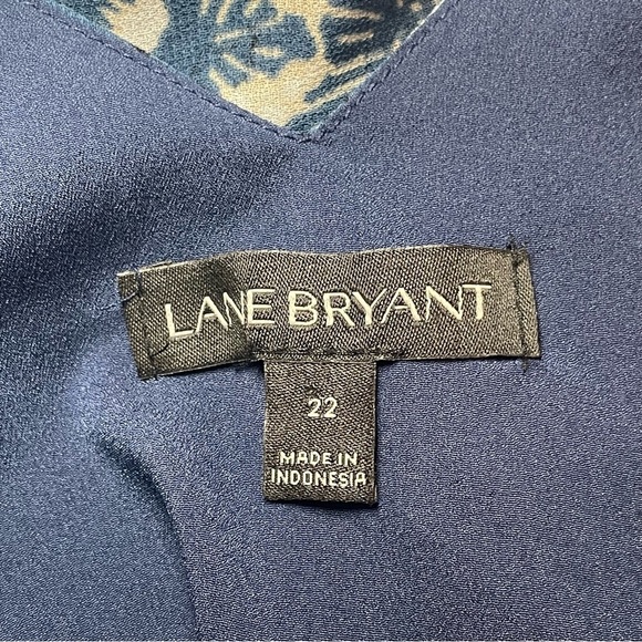 Lane Bryant Blue Floral Swirl Lined Deep V-Neck V-Back Sleeveless Blouse Size 22 - Picture 5 of 9